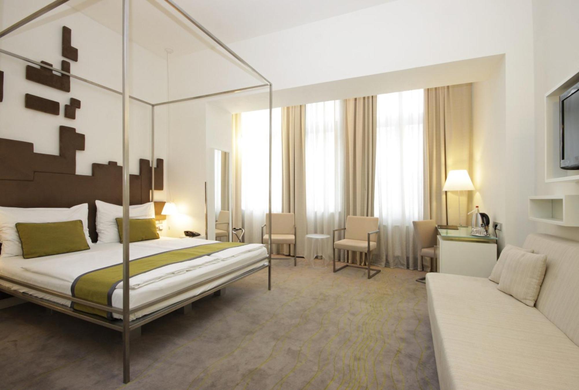 Superior Triple Room